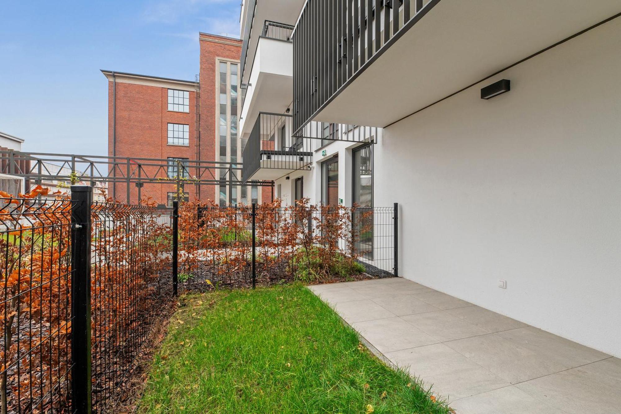 Doki Living - Foodhall & Parking By Downtown Apartments Gdansk Exterior photo
